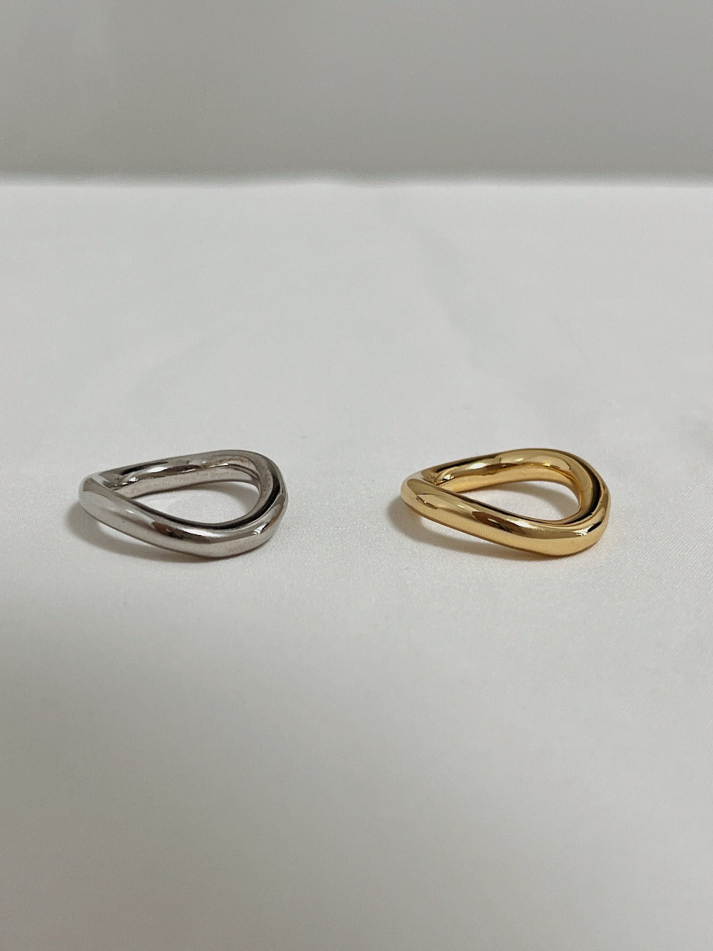 Sweatproof tarnish resistant gold wave jewellery for the Canada fashion market