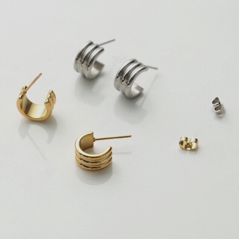 18K Gold Ribbed Hoop Earrings, Huggie Hoop Earrings, Striped Earrings, Gold Triple Hoop Earrings, Modern Hoop Earrings