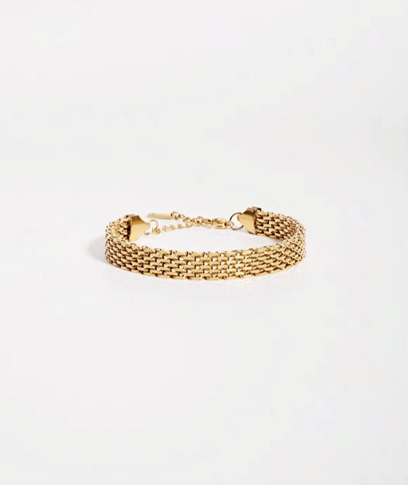 Elegant mesh design gold chain bracelet by Aurous Atelier Jewelry, secure and fashionable