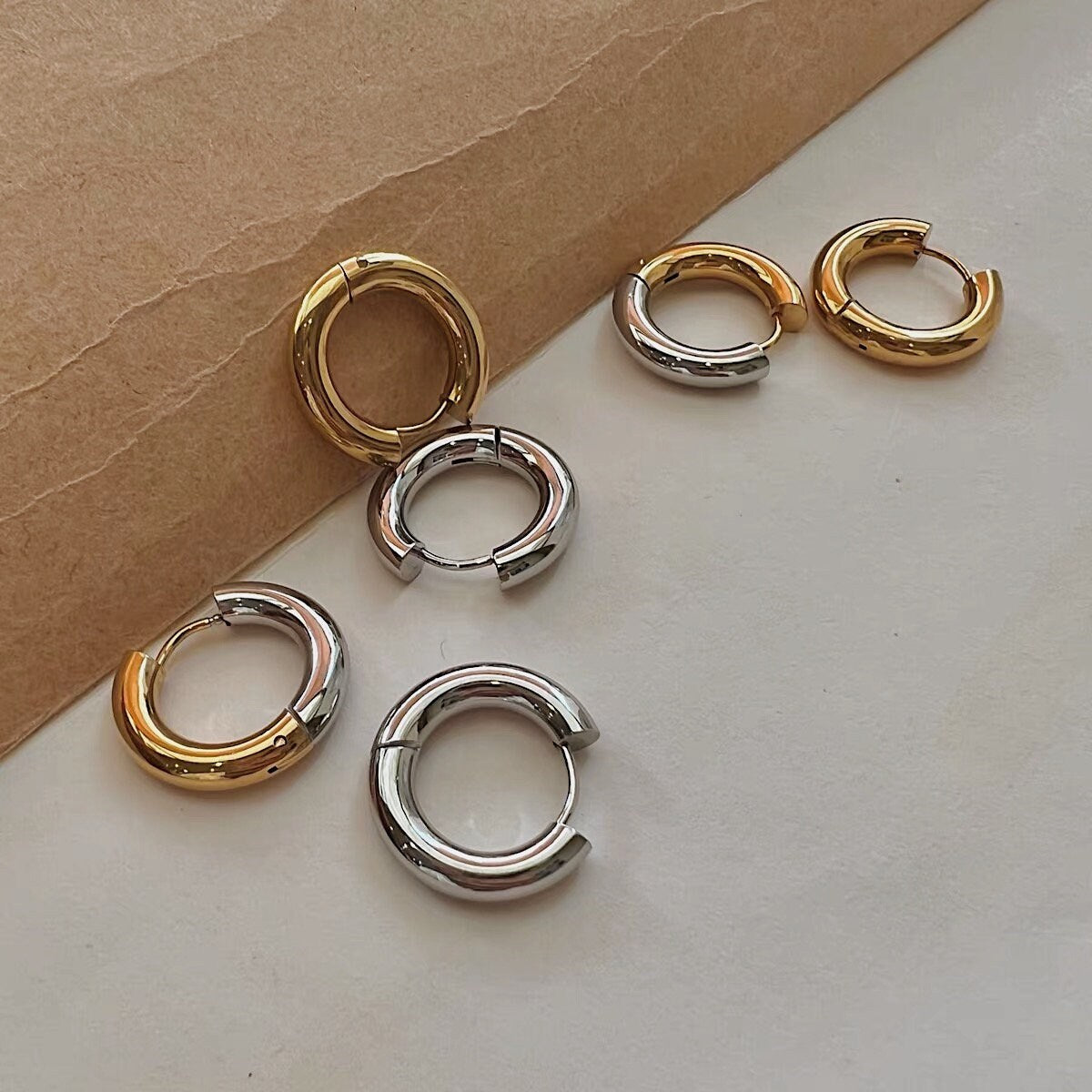 Two Tone Hinged Hoop Earrings, 18K Gold 2 Tone Hoop Earrings, Statement Hoops, Geometric Hoops, Minimalist Earrings, Thick Hoop Earrings