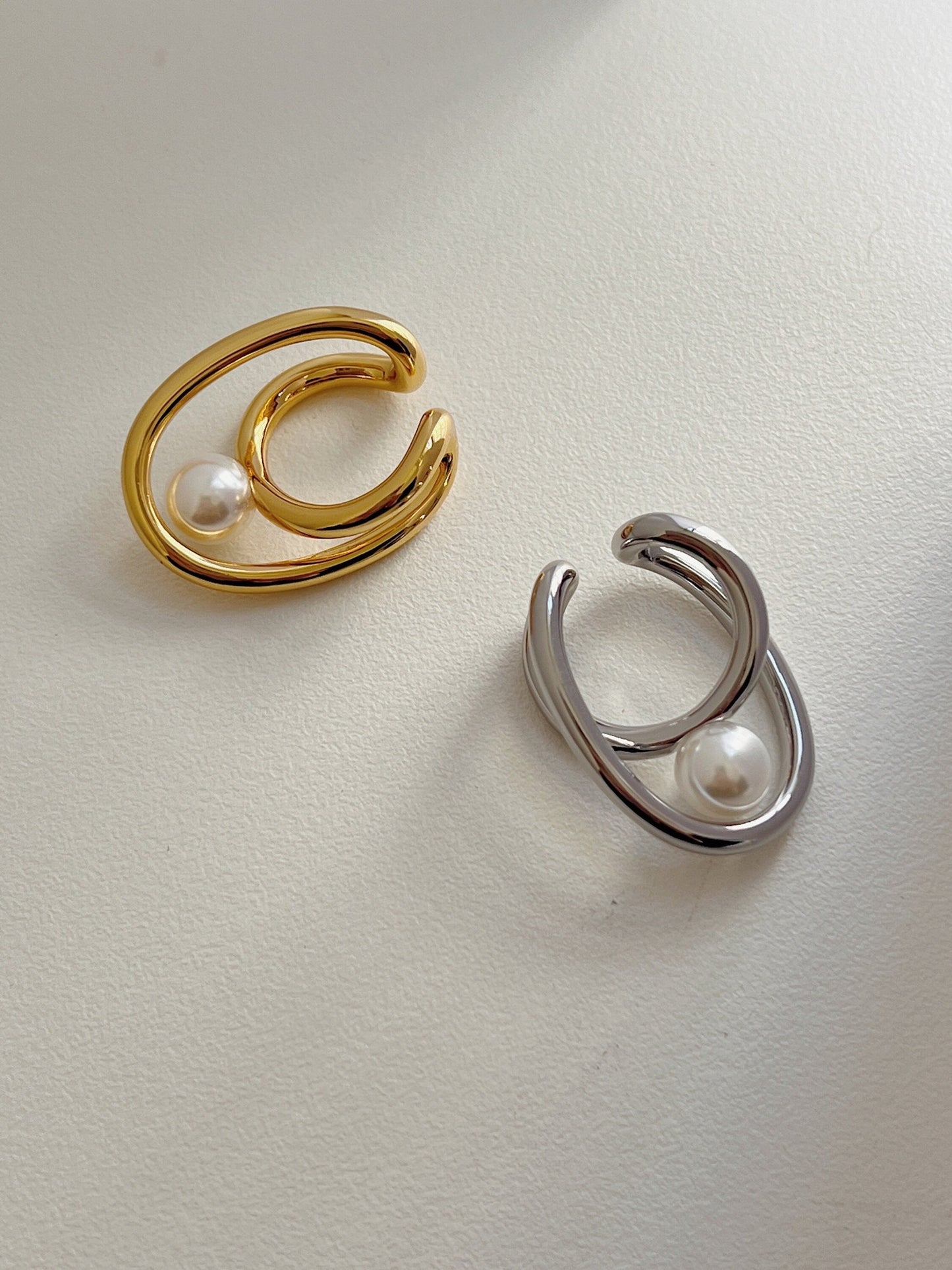 Statement Lobe Ear Cuff, Abstract Ear Lobe Cuff Earrings, Chunky Asymmetrical Pearl Ear Cuff, Gold Lobe Cuff Earrings, Non Pierced Earrings