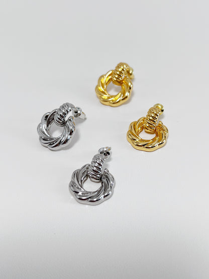 Viya Mini Knot Earrings