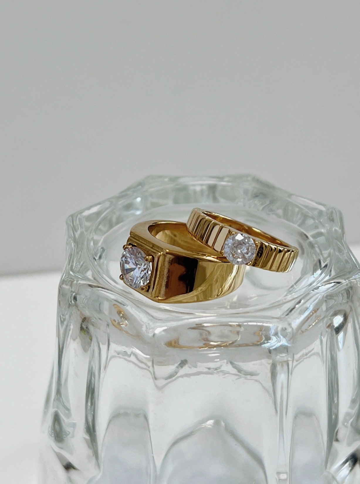 Close-up of 5A cubic zirconia center stone on a gold chunky ring.