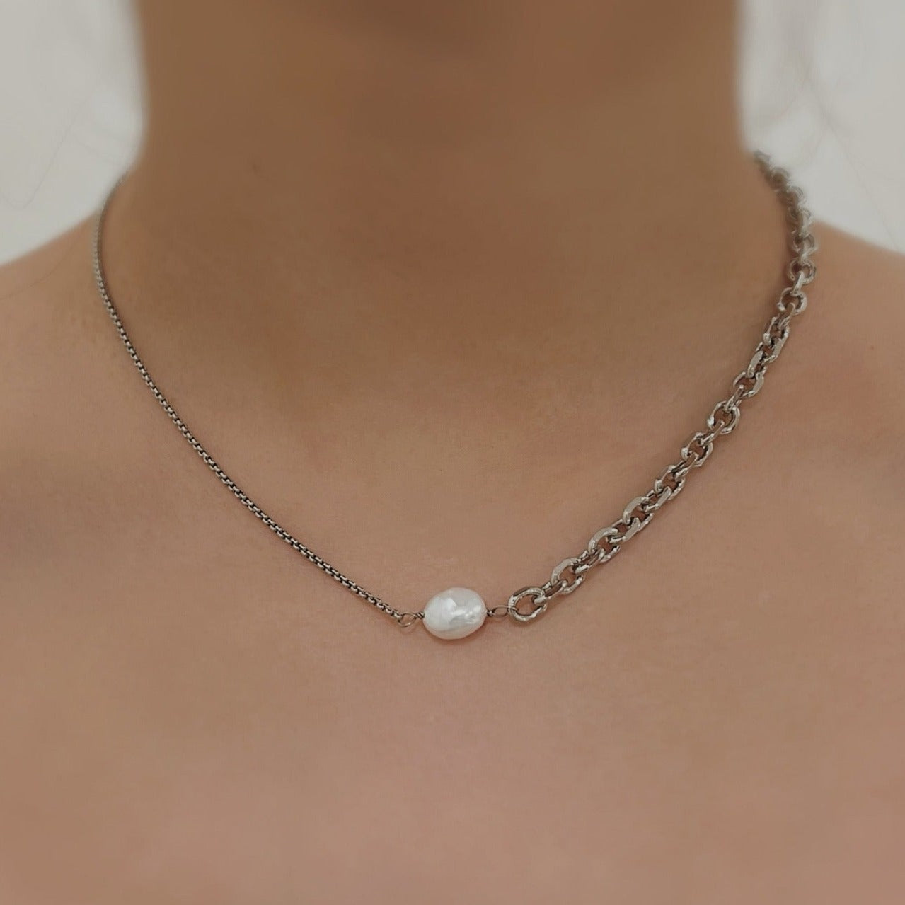 Pearl Chain Necklace, Minimalist Pearl Choker, Chunky Chain Link Choker, Pearl Link Choker, Asymmetrical Chain, Half Chain Necklace