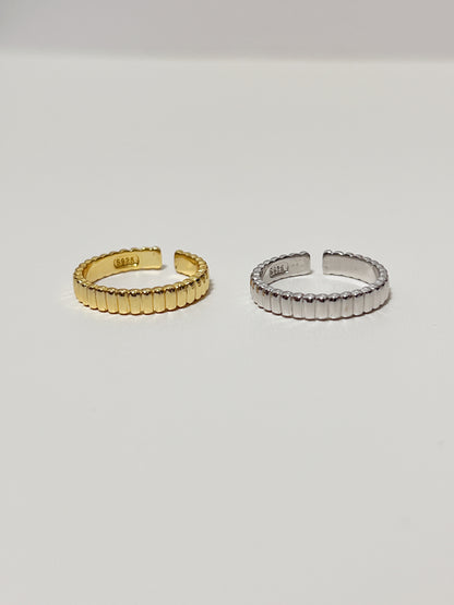 Vede Ribbed Ring