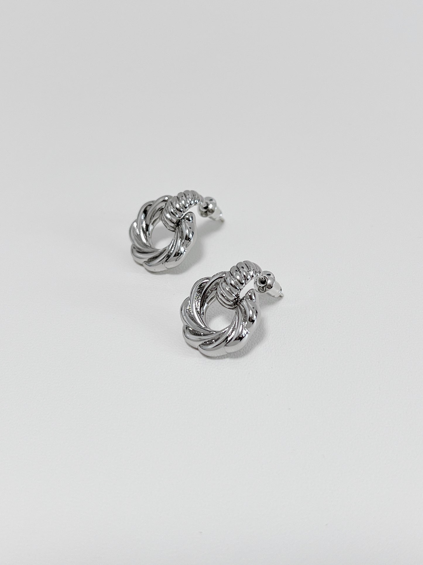 Viya Mini Knot Earrings