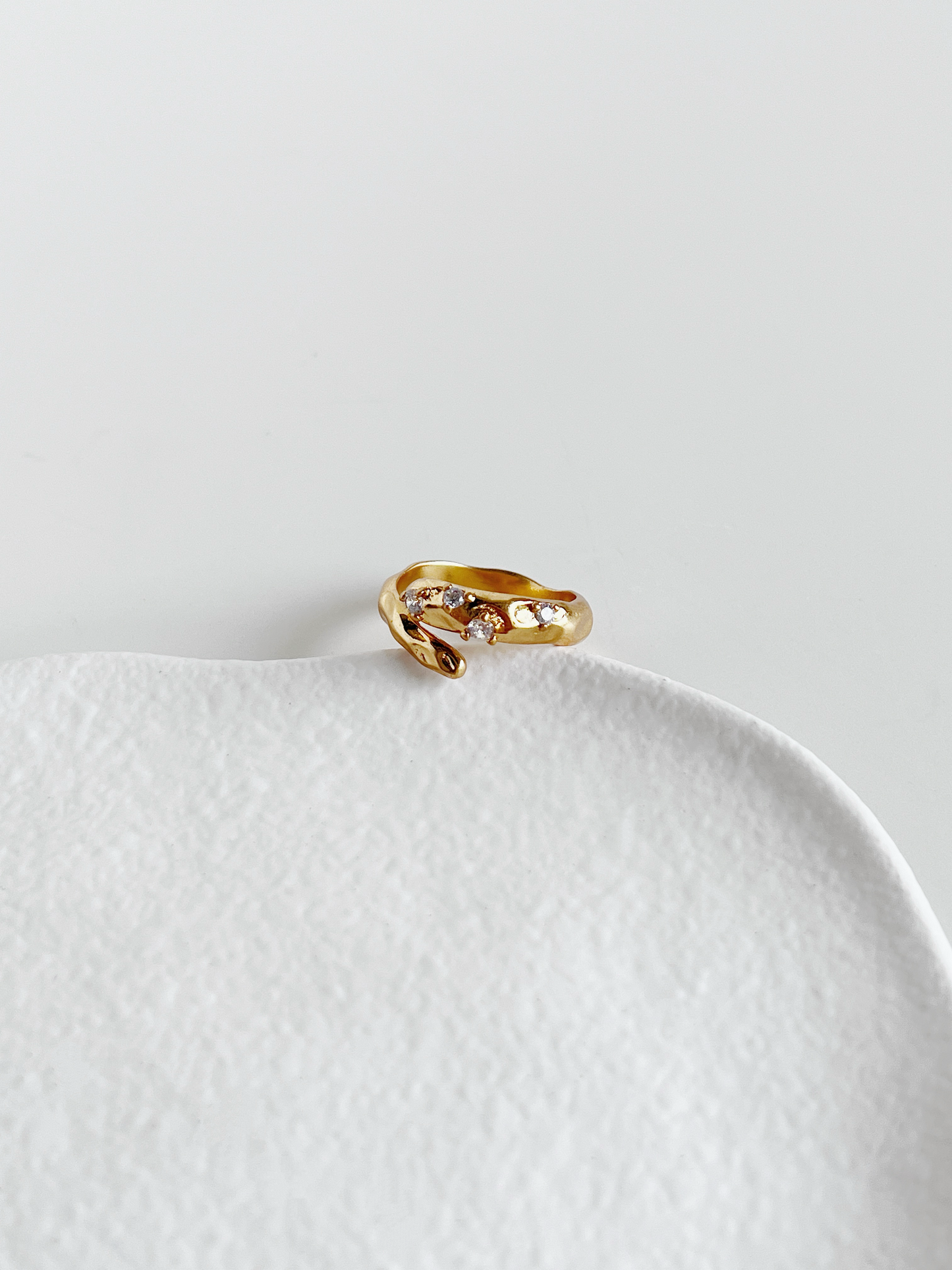 Durable non-greening gold pvd asymmetrical ring for active lifestyles