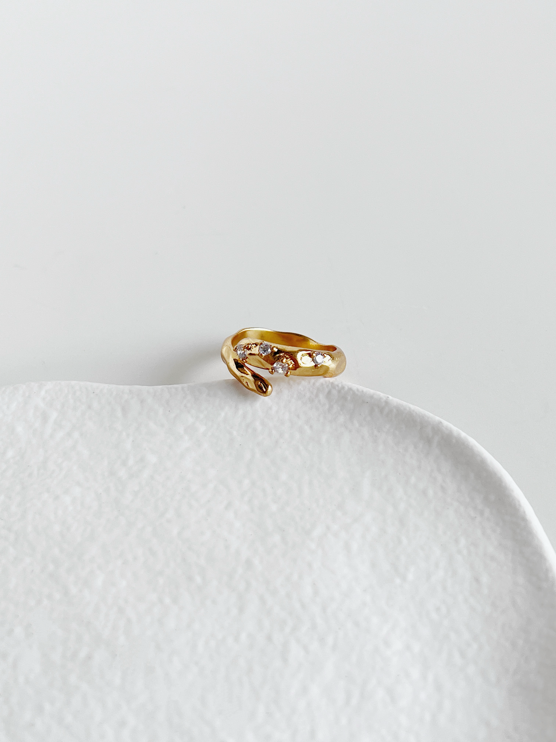Durable non-greening gold pvd asymmetrical ring for active lifestyles