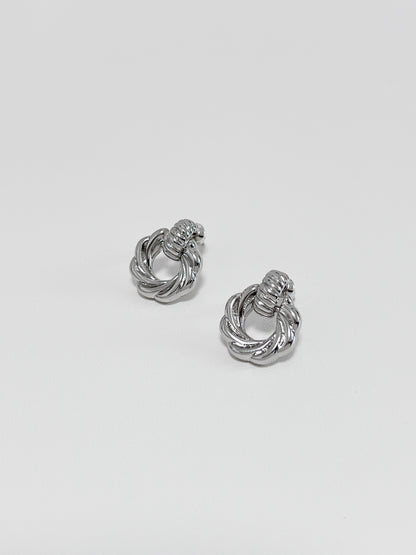 Viya Mini Knot Earrings