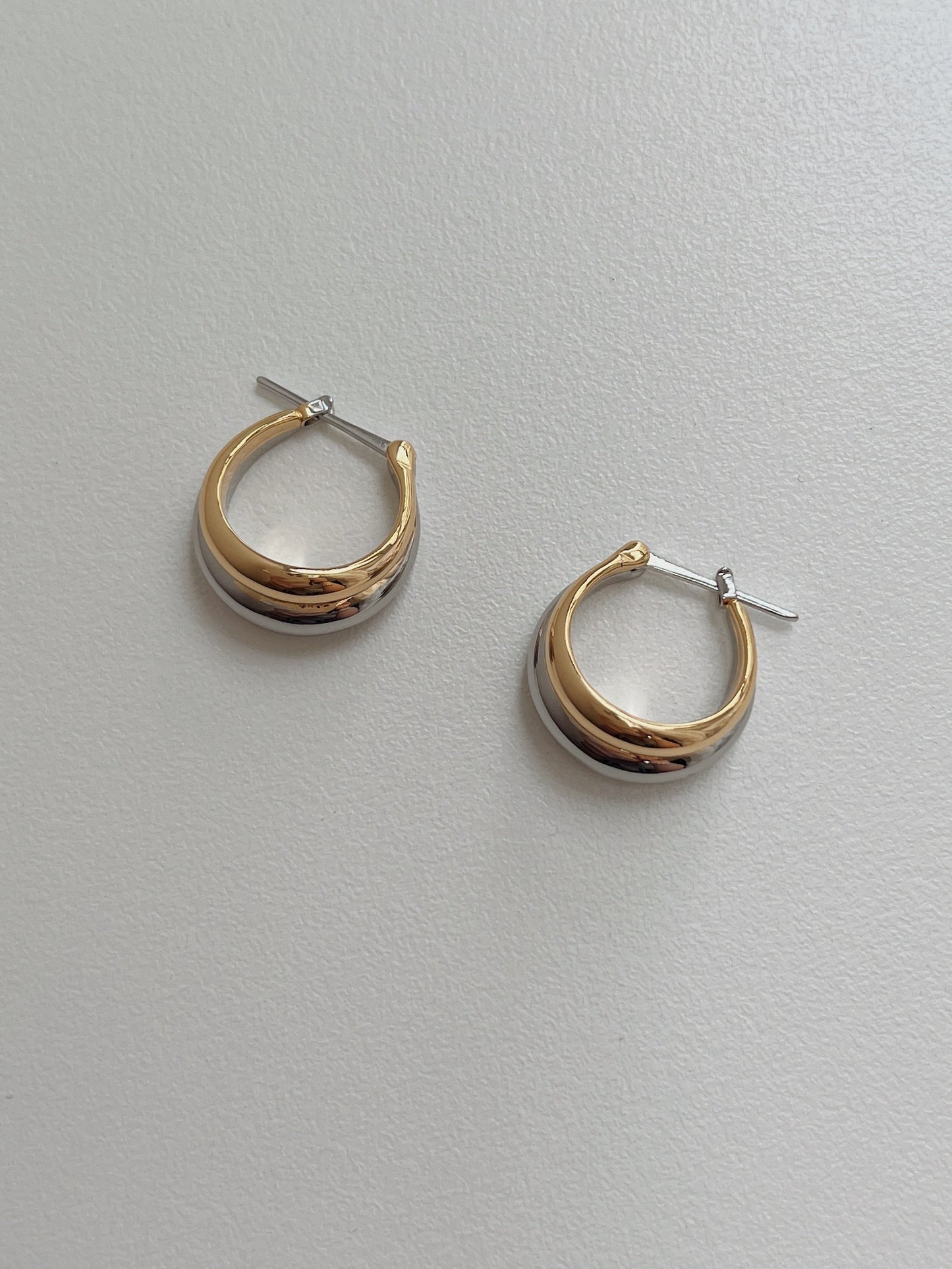 Kim Minimalist Two Tone Hoops