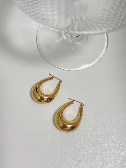 Milica Oval Hoop Earrings