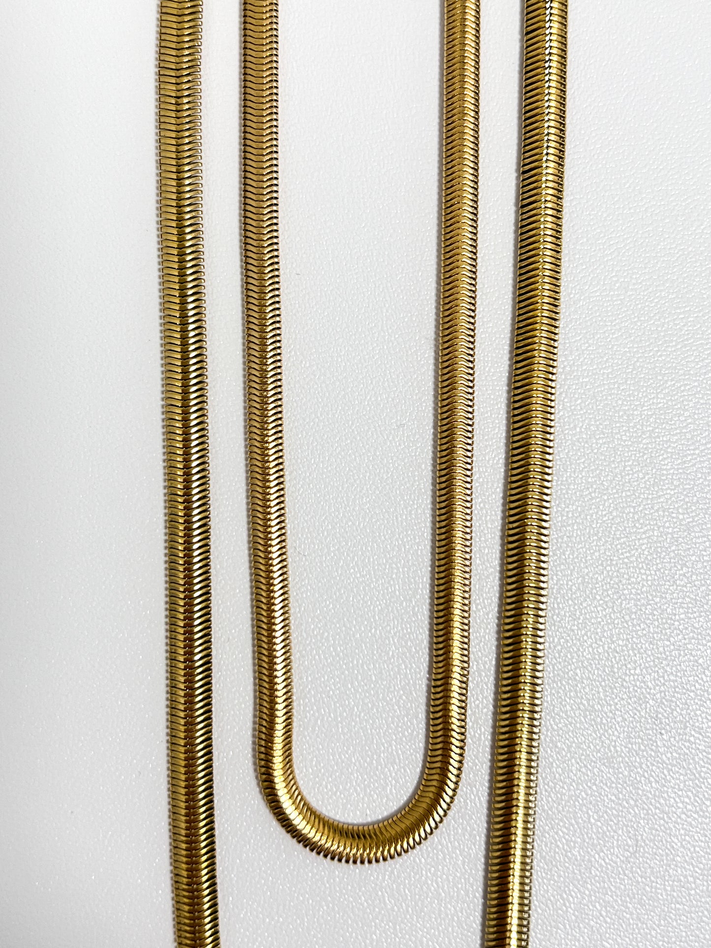 Premium quality gold snake chain necklace, fashionable and elegant, perfect for gifting