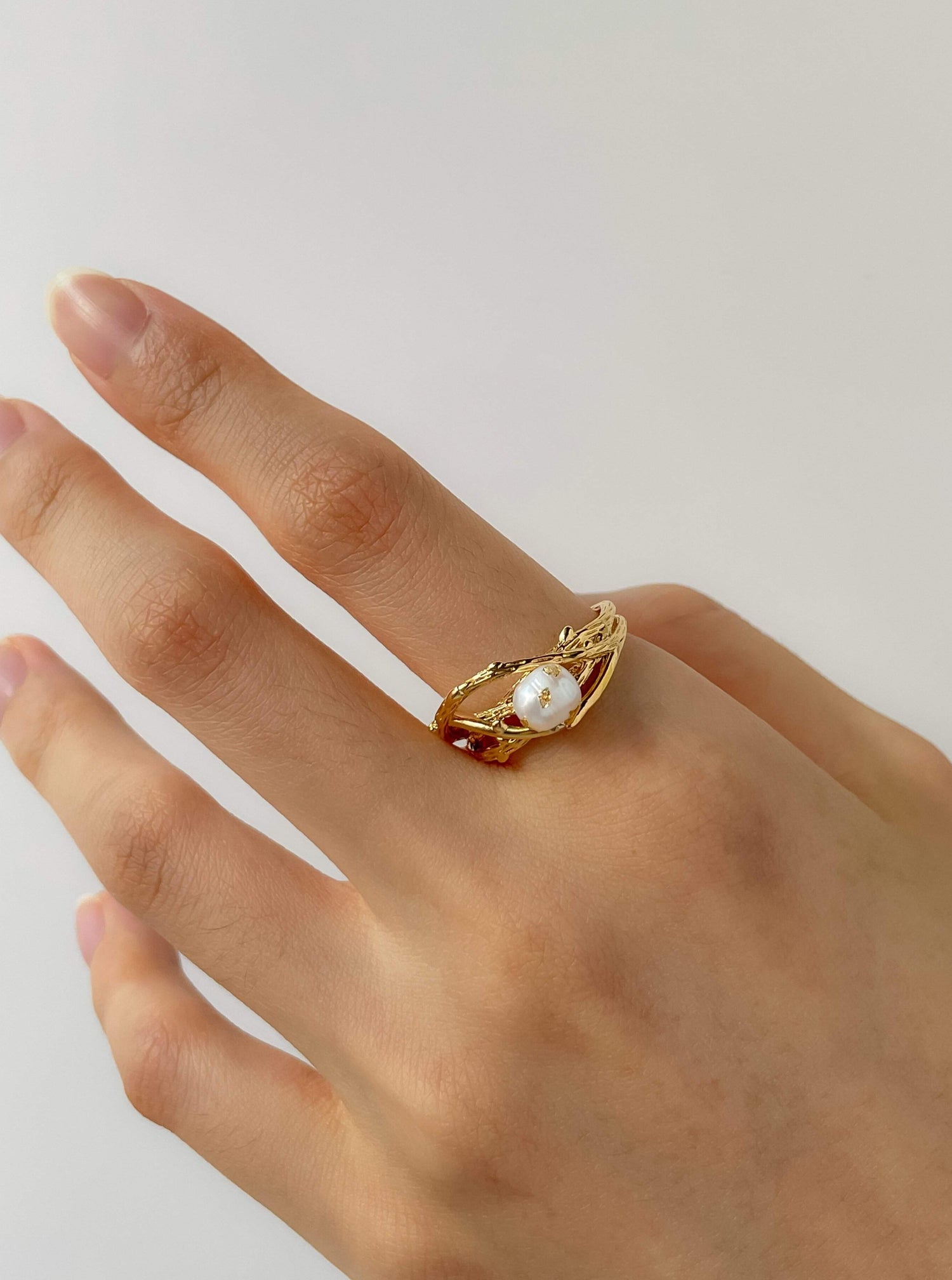 18K Gold Pearl Ring, Sophisticated Pearl Ring, Dainty Pearl Ring, Delicate Ring, Vintage Pearl Ring, Freshwater Pearl Ring