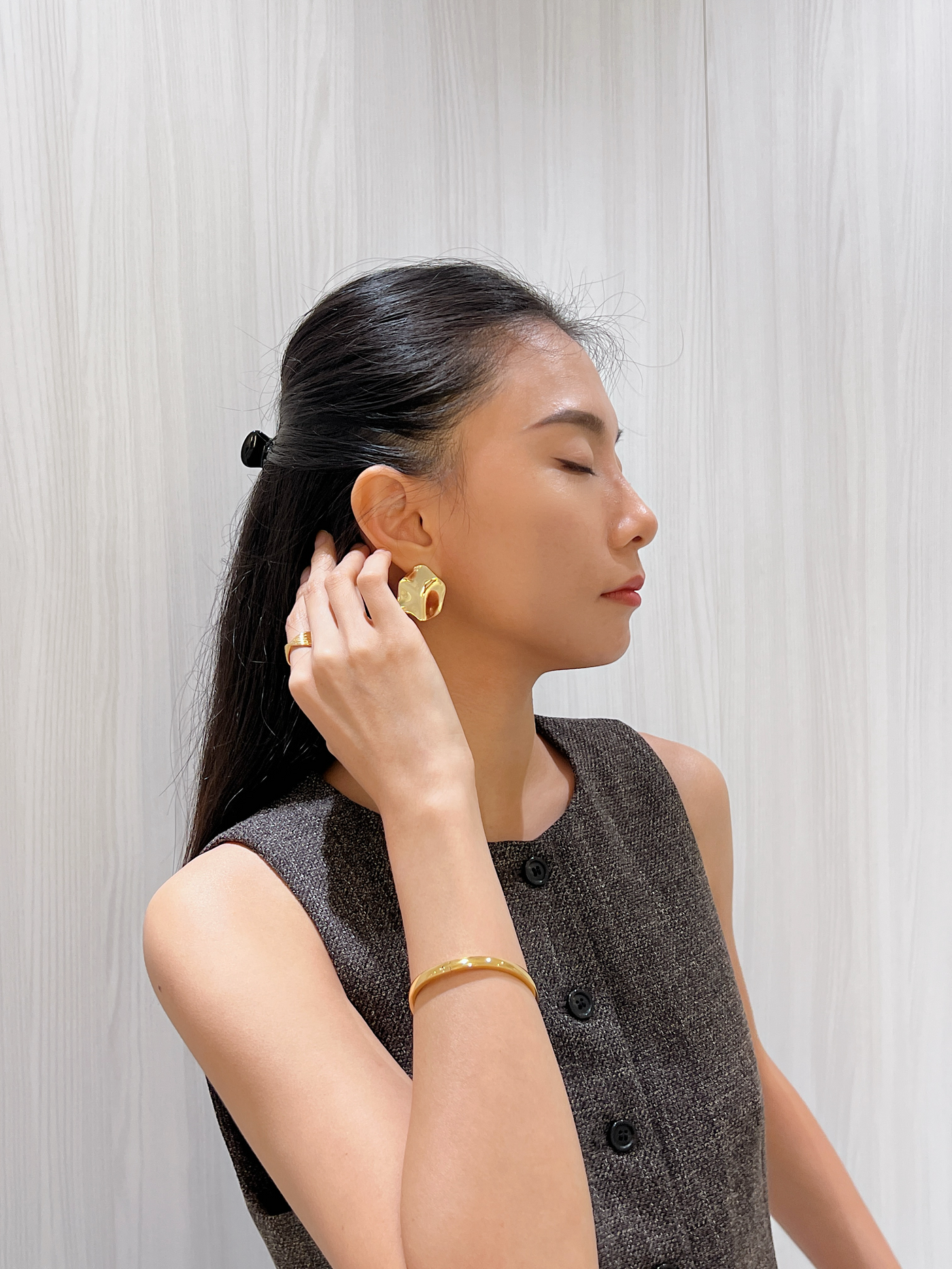 Editorial styling for June Twisted Ribbed Ring