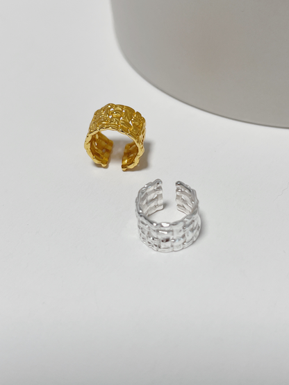 Side view of the woven cuff illustrating the smooth-polished interior for hypoallergenic comfort.