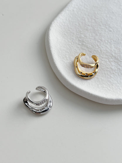 Top-down view of Ashley Cuff highlighting 5A Cubic Zirconia stones.