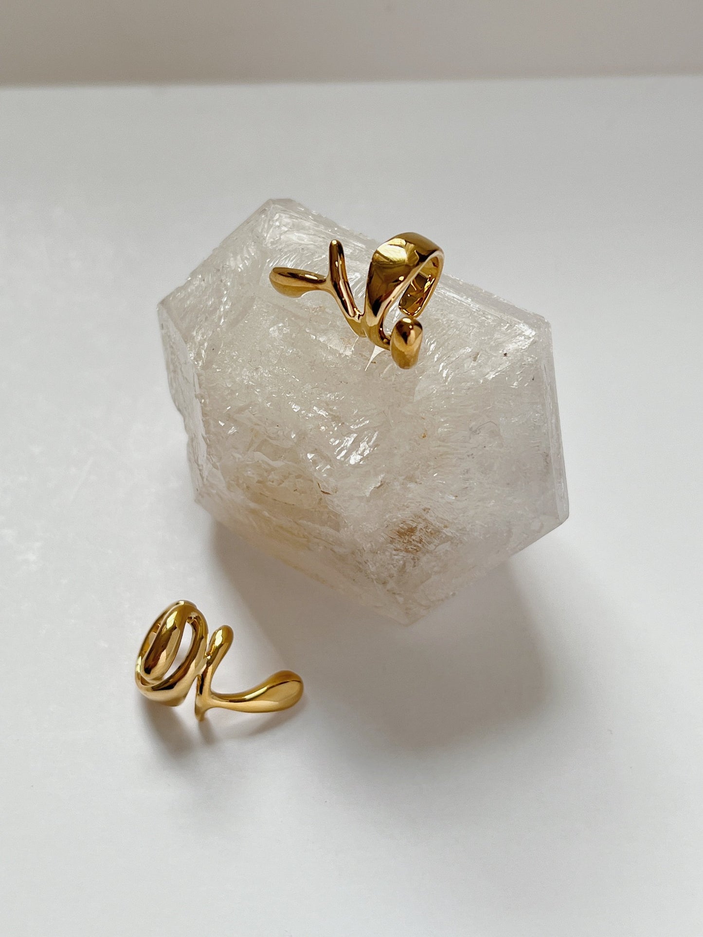 Detail of the smooth adjustable opening on the Dylan gold cartilage cuff.