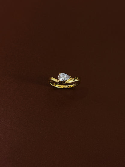 18k gold vermeil on sterling silver nova pear solitaire wave pinky ring studio shot
