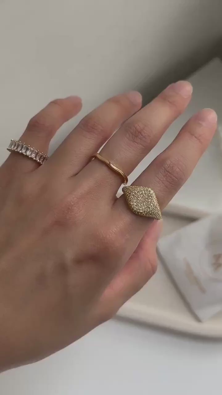 Diamond Signet Ring, Pave Signet Ring, 18K Gold Vermeil S925 Stacking Signet Ring, Statement Oval Signet Ring, Delicate Pinky Signet Ring, gold vermeil stacking rings