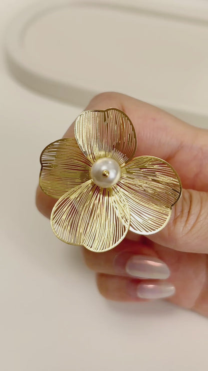 Chloe Bloom Pearl Earrings