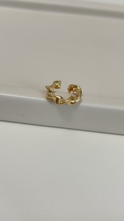 Mindy Twisted Ear Cuff