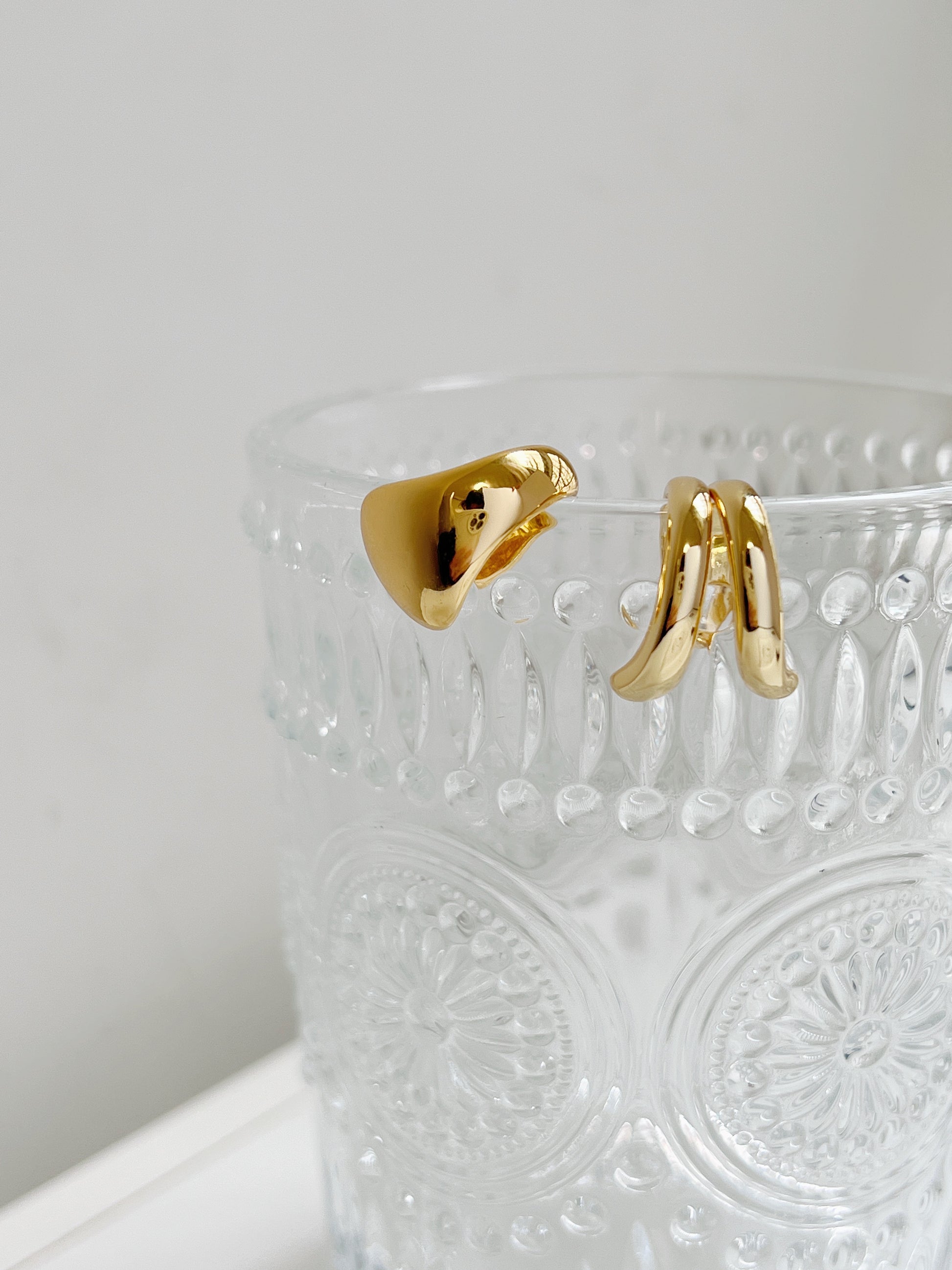 Tobi abstract ear cuff set, gold asymmetrical design.