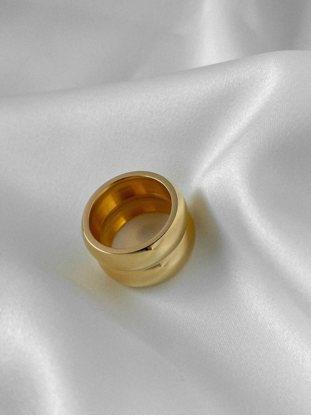 Waterproof 18k gold pvd wide band safe for swimming and gym