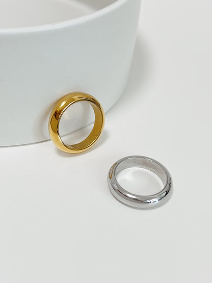 Dainty gold and silver rings for women featuring a fixed profile