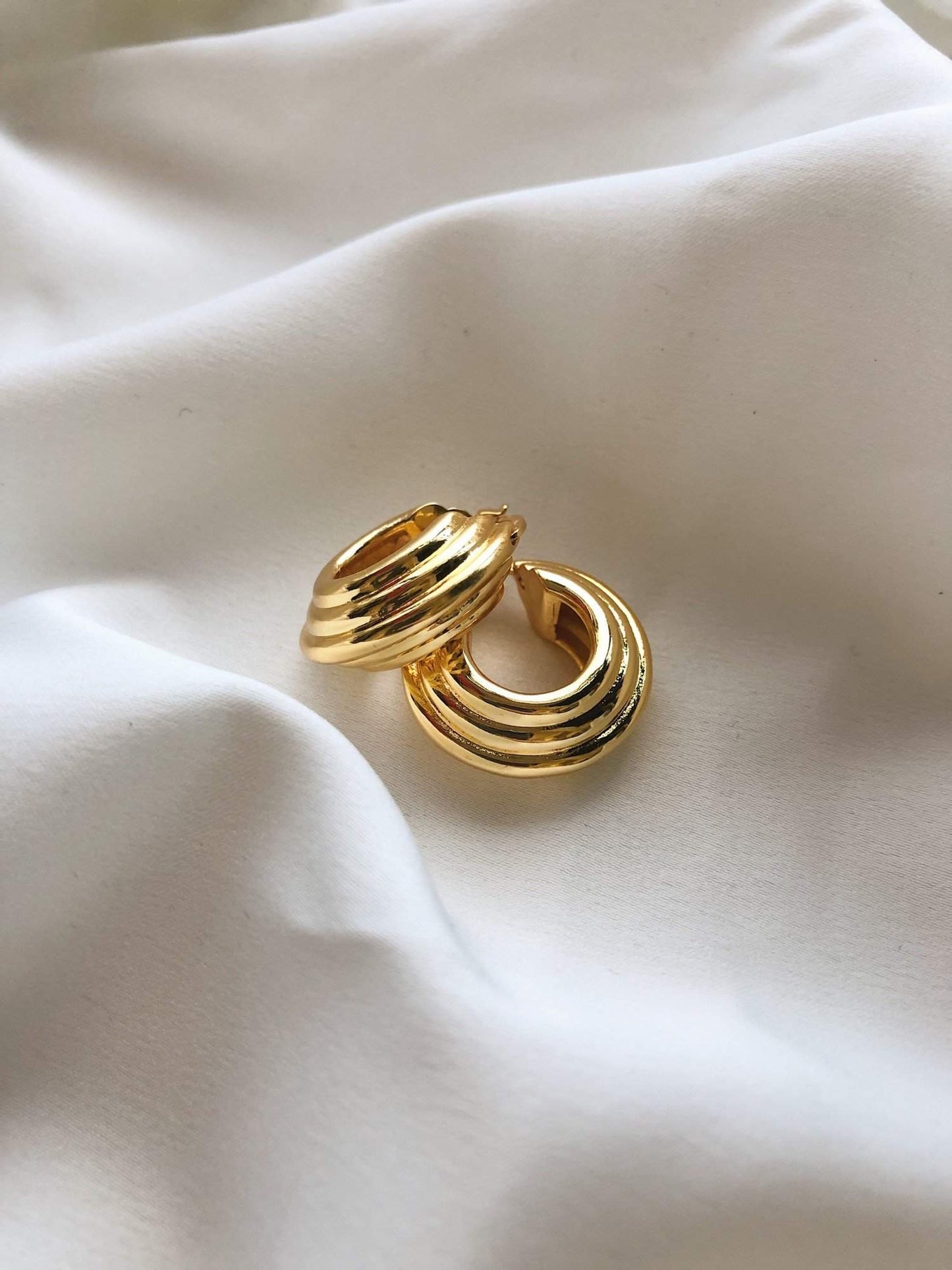 Cassie Ridge Hoop Earrings-Aurous Atelier-18k gold earrings,chunky earrings,chunky hoops earrings,gold earring,gold earrings,gold hoop earrings,gold hoops,gold ridge hoops,ridge earrings,vintage earrings