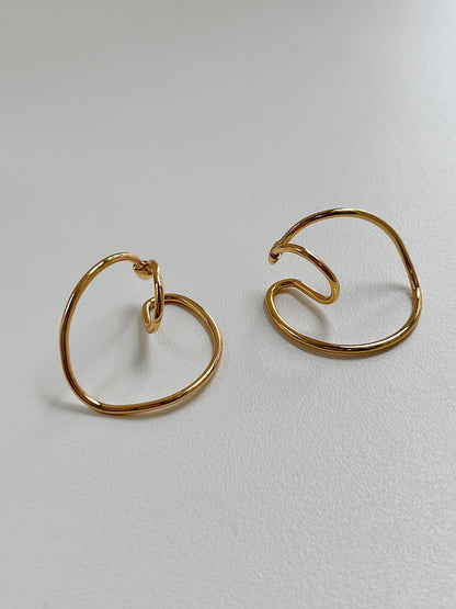 Side-view of the Kendra Cuff highlighting the biomorphic curve.