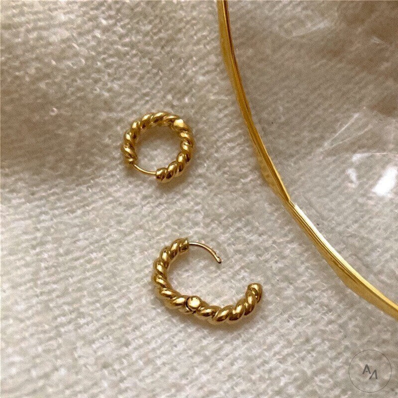 Gold Twisted Earrings, Vintage Twisted Hoops, Gold Twist Huggie Hoops, 18K Gold Huggie Earrings, Stackable Earrings, Mini Dainty Earrings