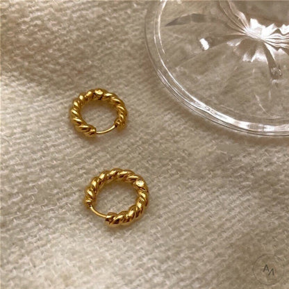 Gold Twisted Earrings, Vintage Twisted Hoops, Gold Twist Huggie Hoops, 18K Gold Huggie Earrings, Stackable Earrings, Mini Dainty Earrings