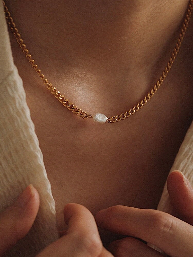 Baroque Pearl Chain Necklace, Pearl Curb Chain Necklace, Parisian Pearl Pendant Necklace, Gold Pearl Necklace, Minimalist Layering Necklace