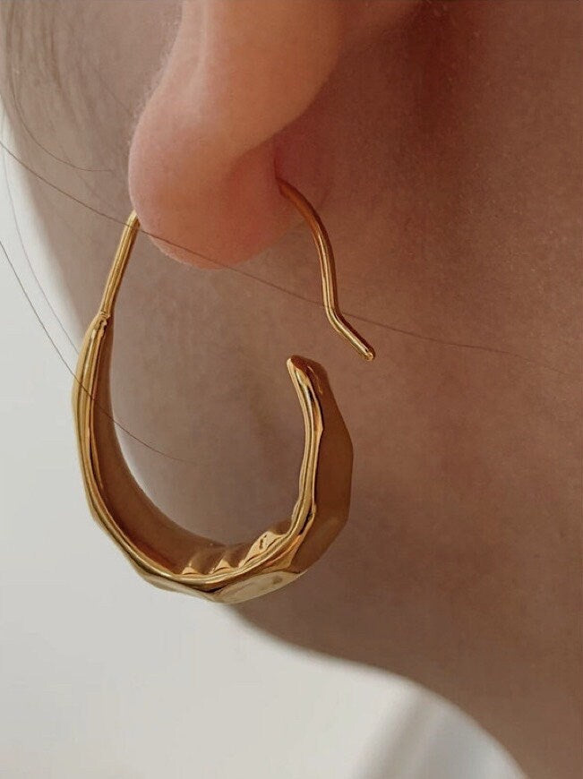 18K Gold Hammered Hoop Earrings, Minimalist Earrings, Stackable Earrings, Irregular Hoops, Gold Crescent Hoop Earrings, Tapered Hoops