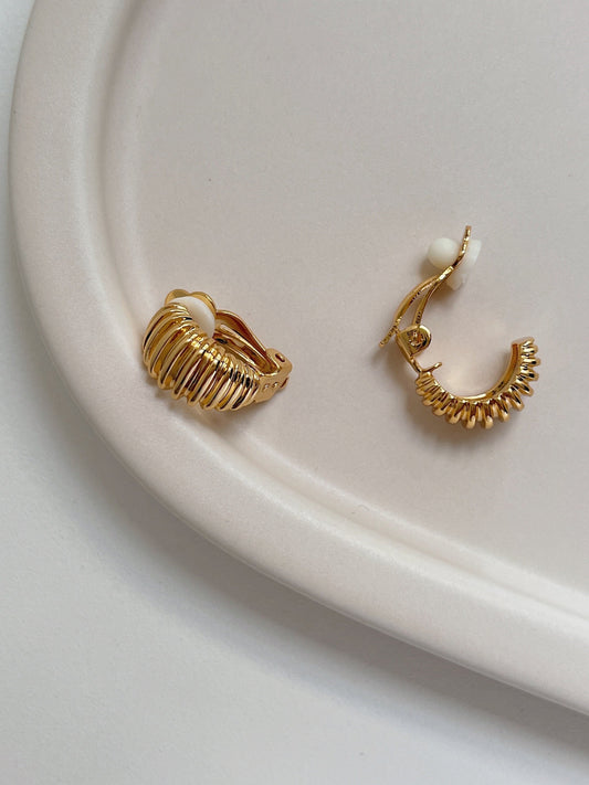 18K Gold Clip On Earrings, Dainty Mini Croissant Clip On Huggie Hoop Earrings, Delicate Clip On Hoops, Non Pierced, Vintage Clip On Earrings