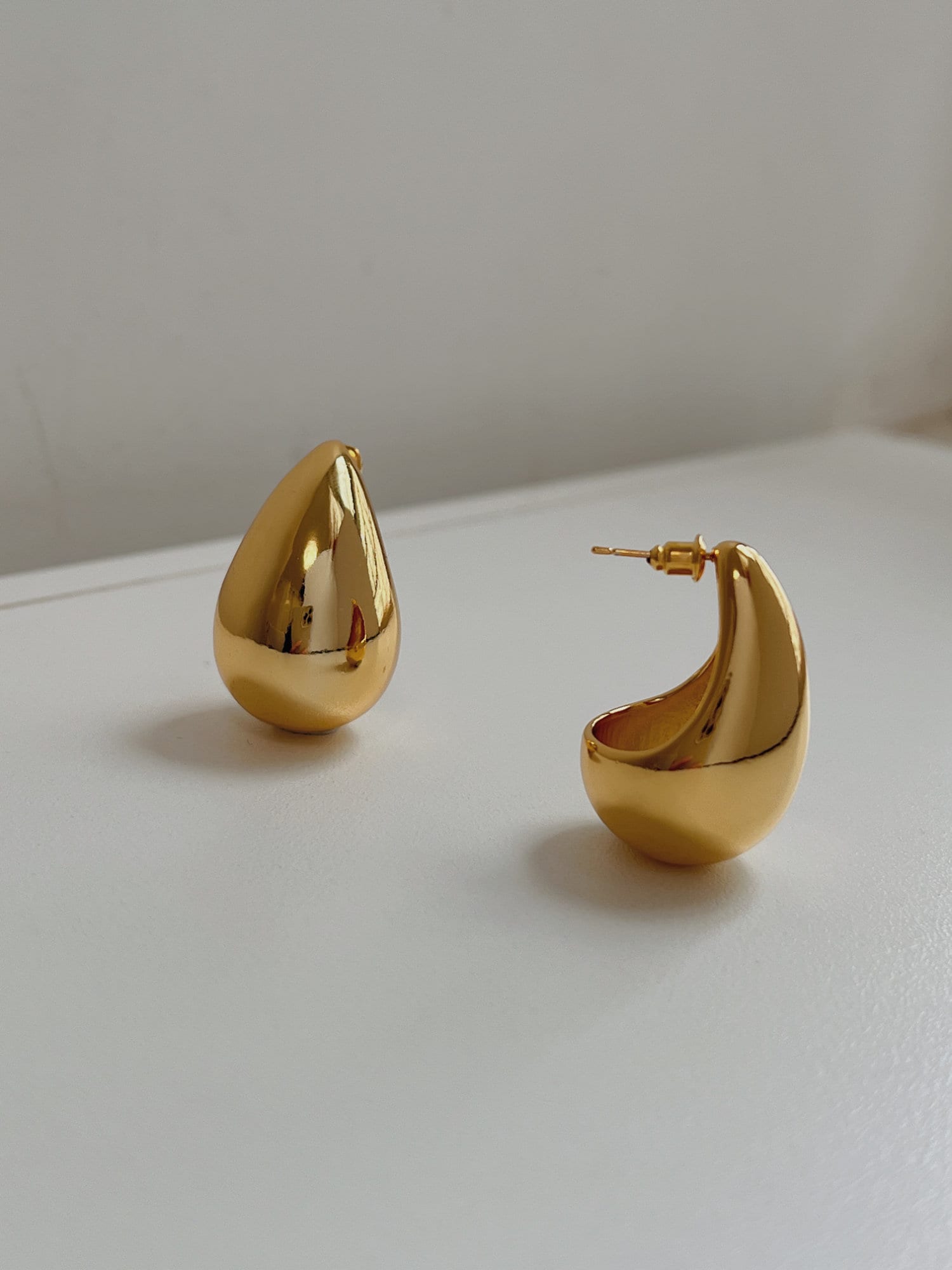 Gold Chunky Tear Drop Dome Stud Earrings, Statement Gold Earrings, Bold Pear Stud Earrings, Water Drop Dome Earrings, Minimal Oversize Studs