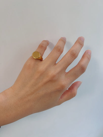 18K Gold Signet Ring, Round Signet Ring, Statement Ring, Chunky Signet Ring, Stackable Ring, Boyfriend Ring, Pinky Signet Ring, Pinky Ring