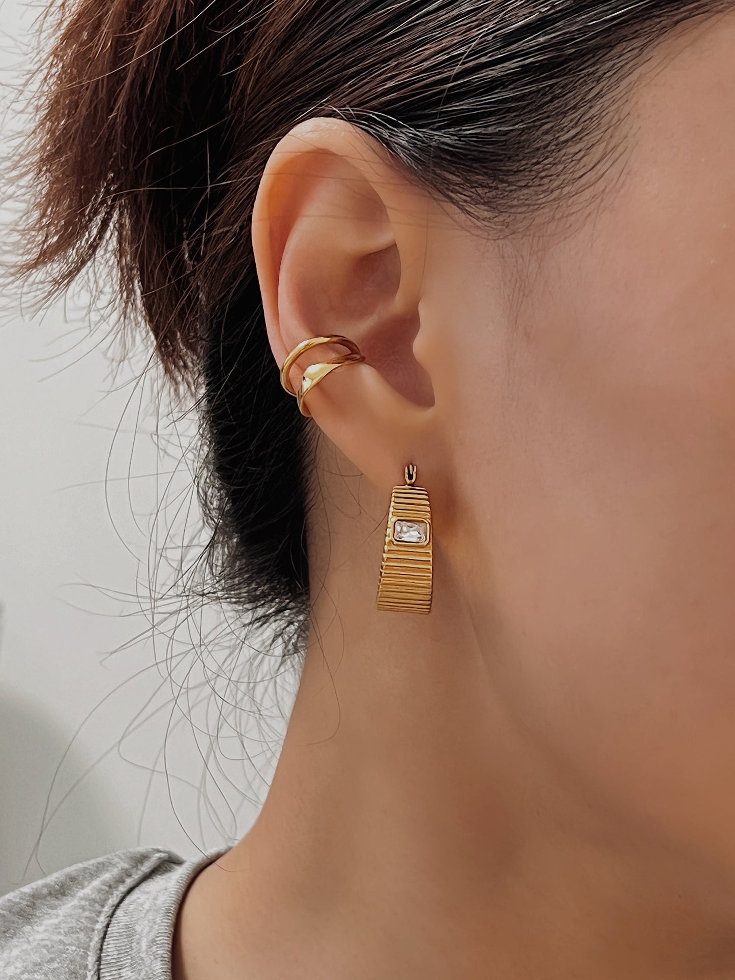 Chunky Ribbed Wide Hoop Earrings, Thick Solid Hoop Earrings, Minimal Hoop Earrings, Ear Stack, CZ Ribbed Hoops, Gold Statement Hoop Earrings