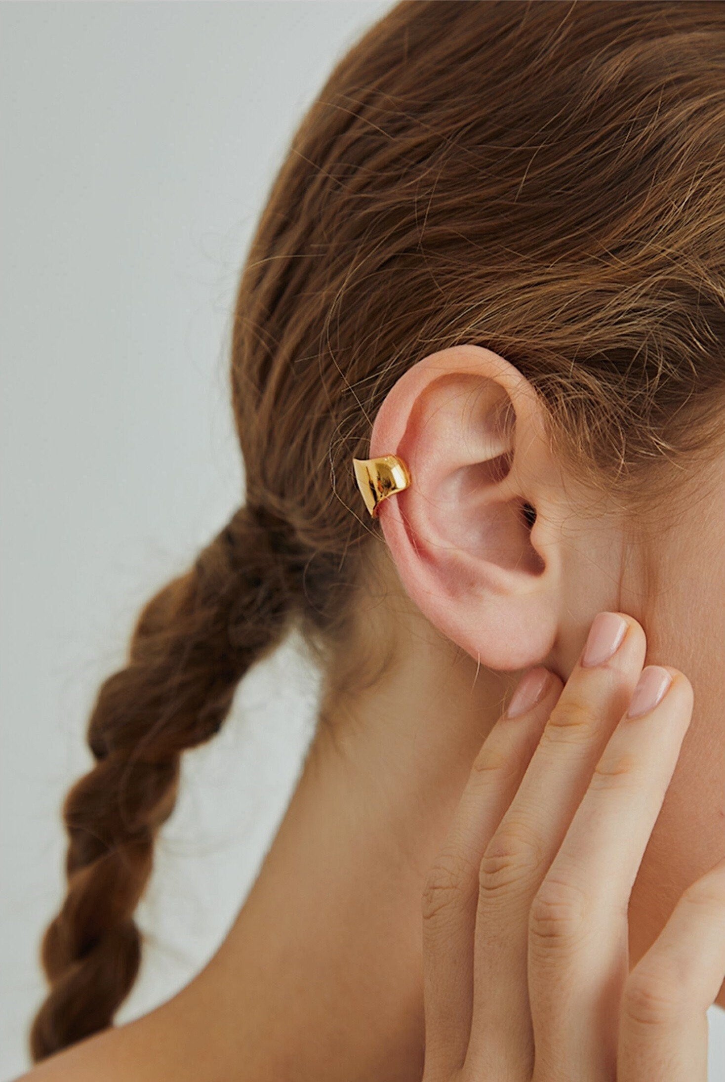 Jil wide ear cuff, 18k gold pvd.