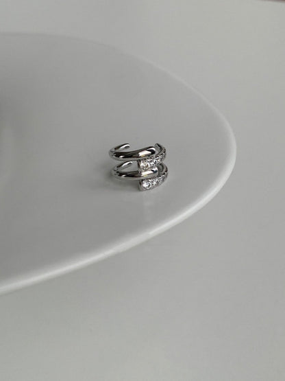 Close-up of the smooth, non-adjustable opening of the Mandy pave cuff.