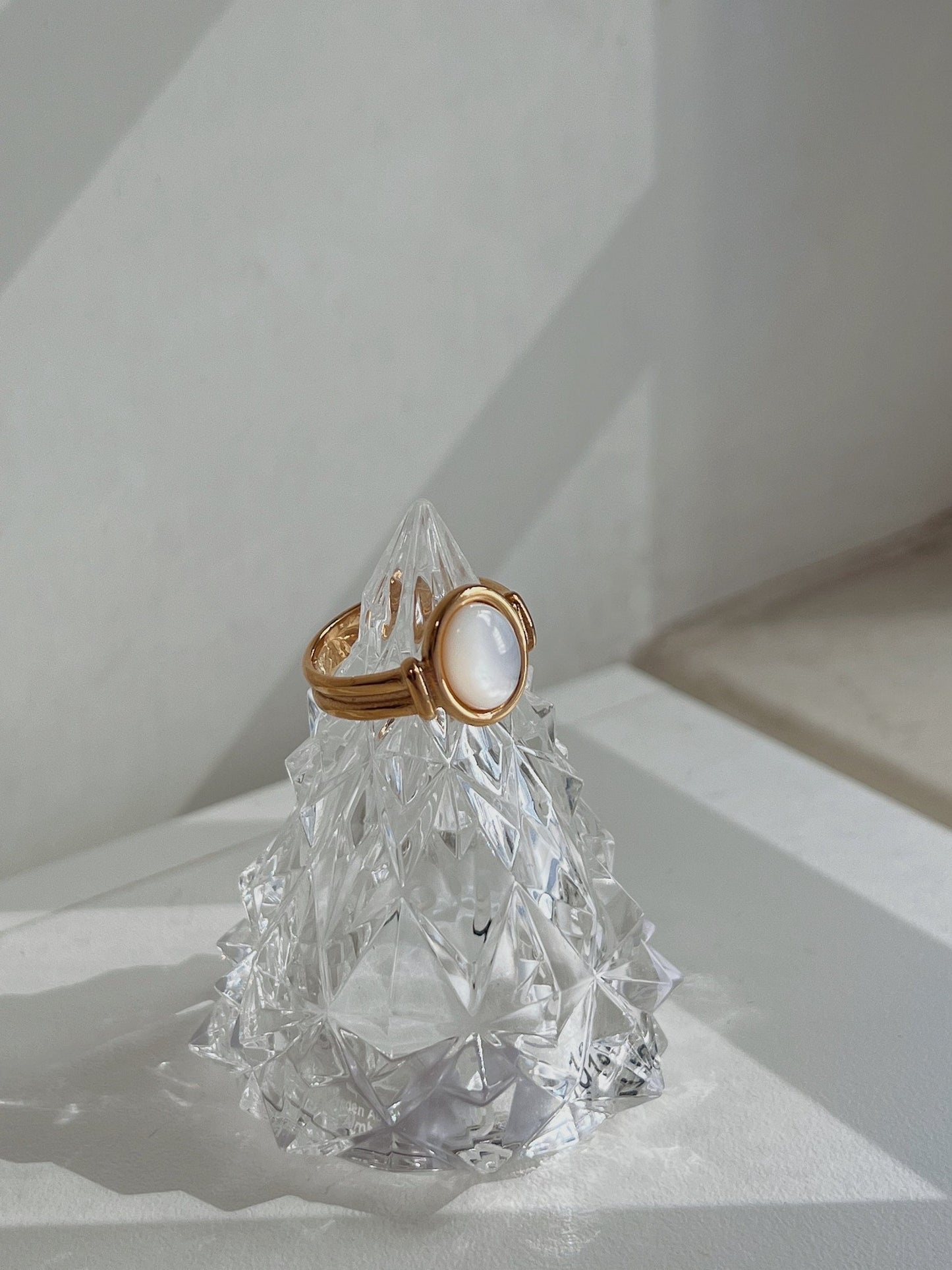 Water-resistant gold jewelry for coastal travel USA shipping