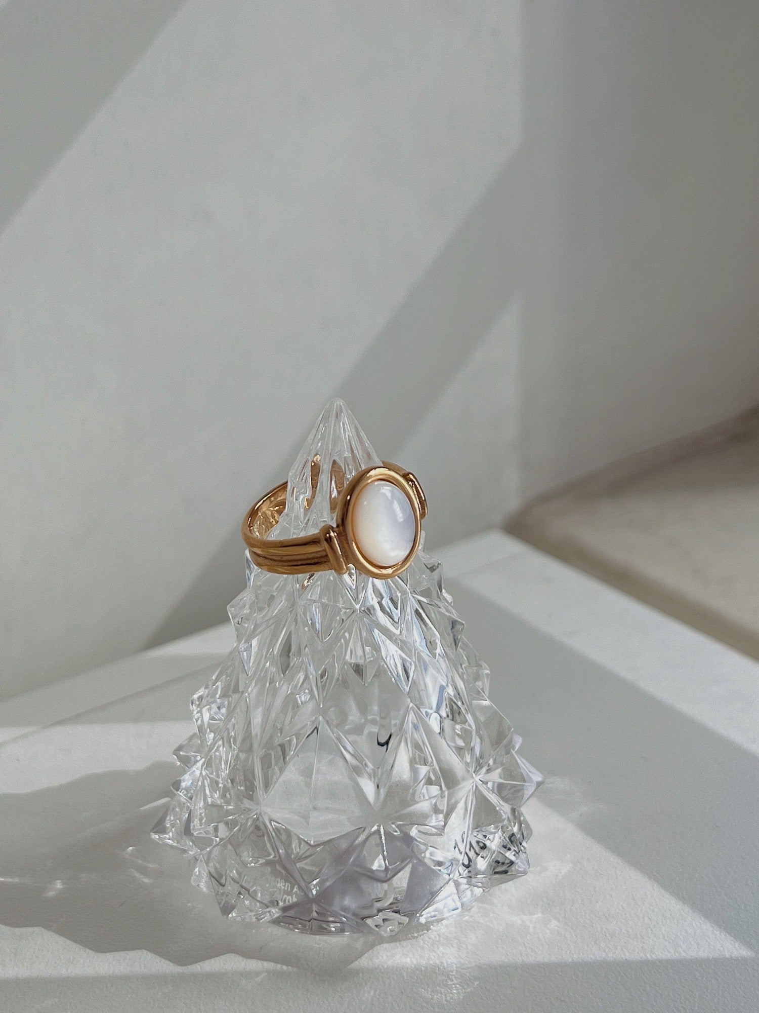 Water-resistant gold jewelry for coastal travel USA shipping