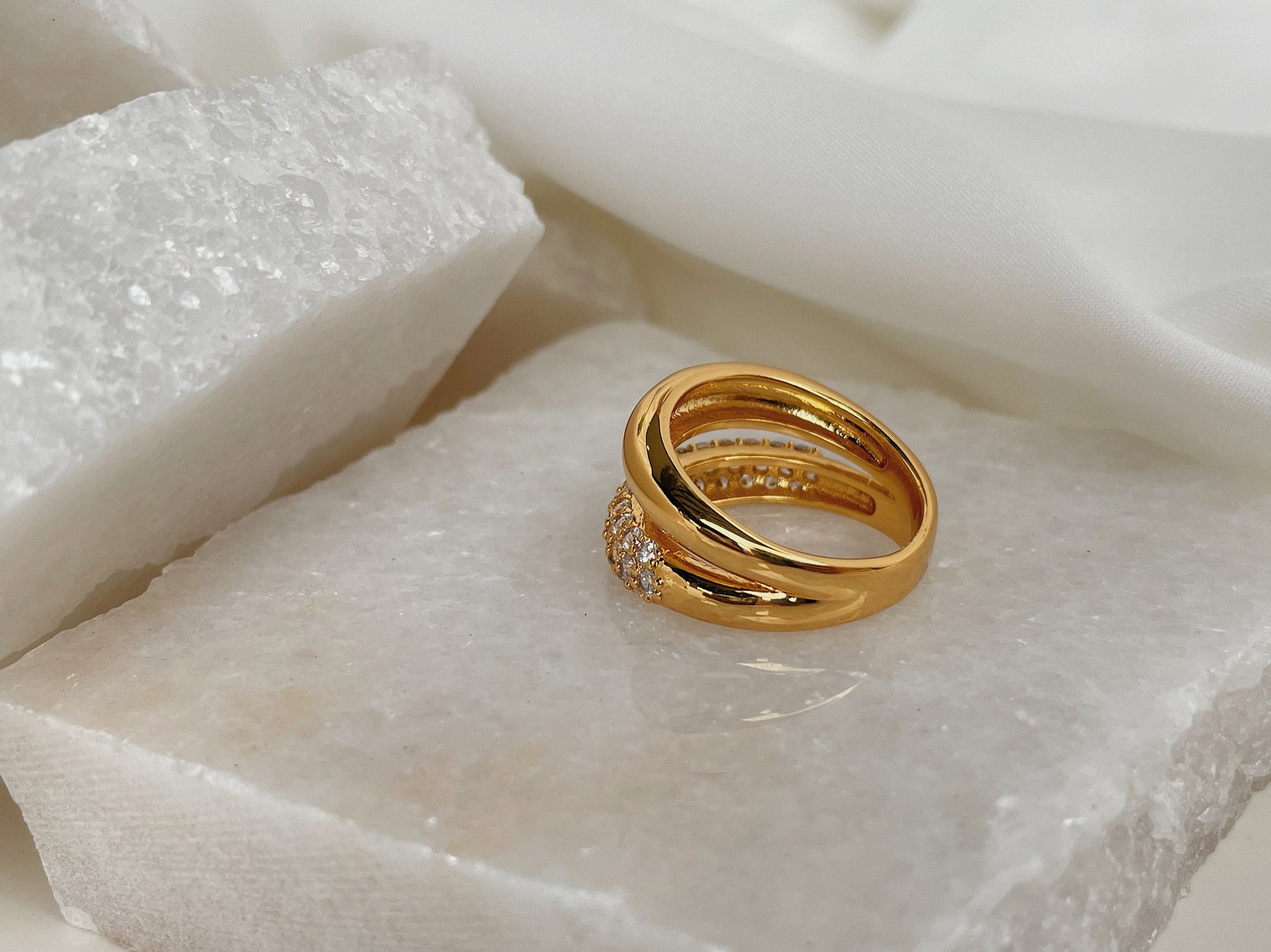 Weighted double row gold band water resistant luxury USA