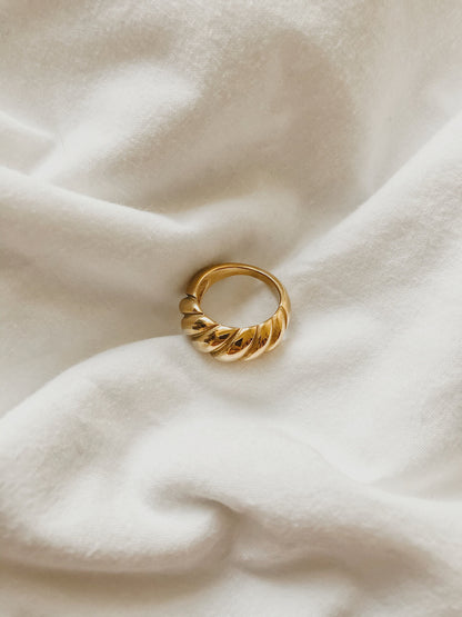 Waterproof 18k gold pvd ridged statement band Aurous Atelier